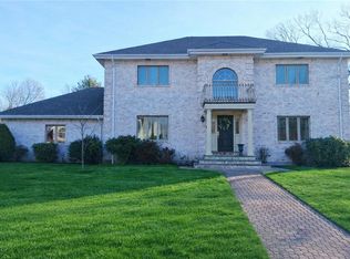 25 Linfield Cir, Lincoln, RI 02865