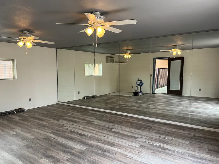 701 Center Ave — Photo 36