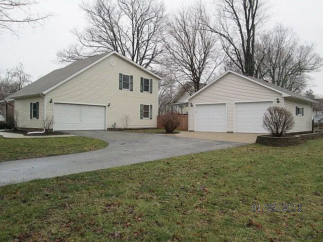 409 S Michigan St photo 1