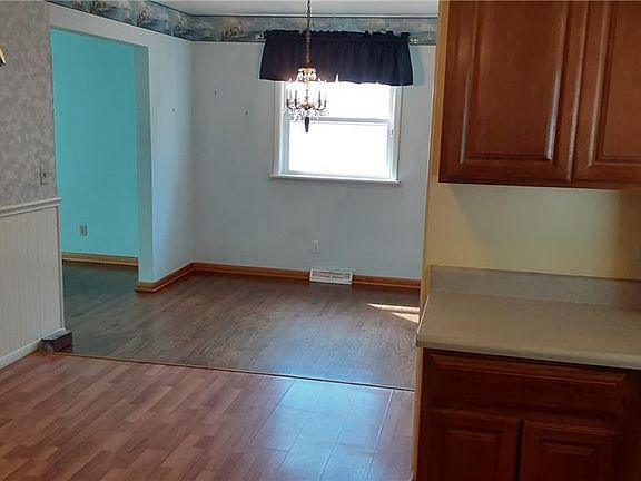 5th image of 2834 Davison Ave