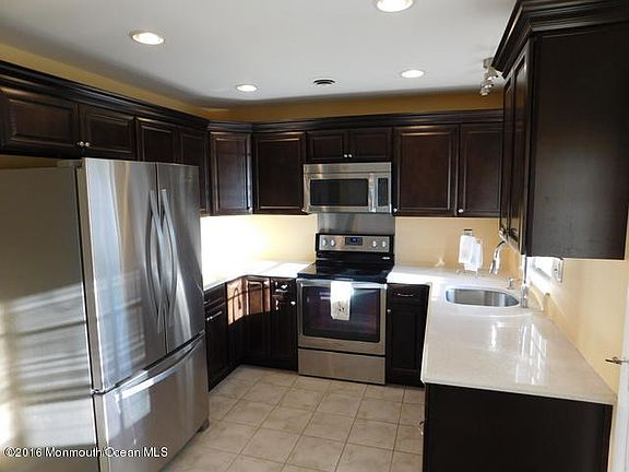 3rd image of 74C Buckingham Dr