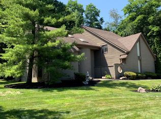 29821 Briarwood Ct, Farmington Hills, MI