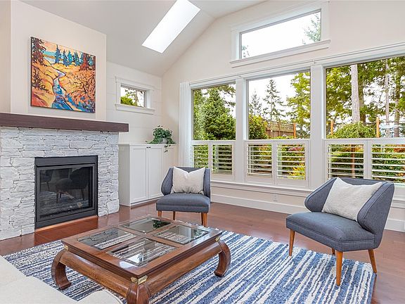 3rd image of 473 Ridgefield Dr