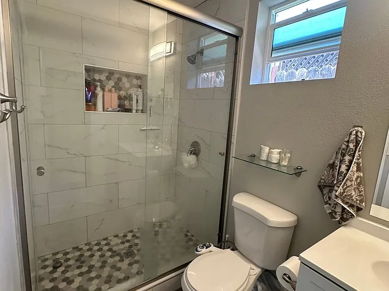 129 Norton Ave — Photo 25