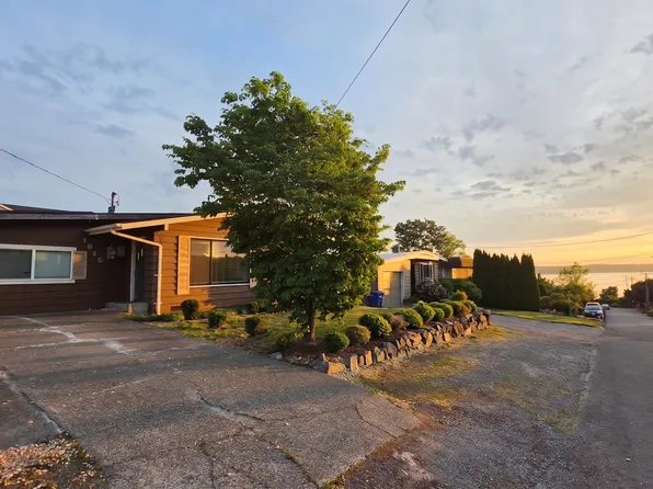 1015 N 34th St, Renton, WA 98056