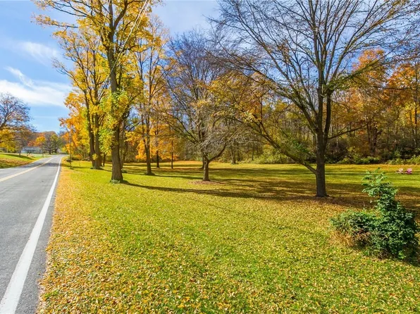 4080 Cramer Rd, Canandaigua, NY 14424