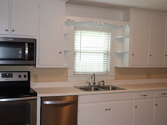 2nd image of 19 Edenwood Dr
