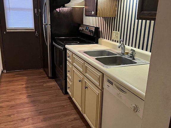 2nd image of 3006 Wisteria Dr #B
