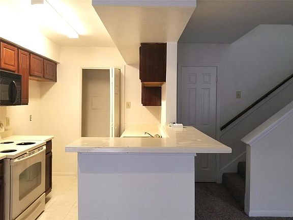 4th image of 14600 Fonmeadow Dr APT 1105