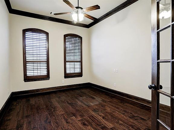 3rd image of 2326 Dolan Springs Ln