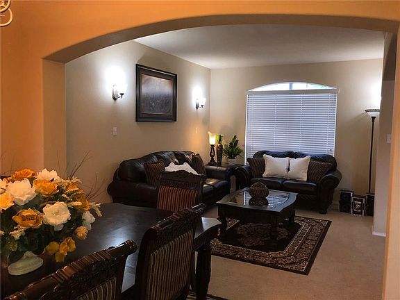 4th image of 10109 Paintbrush Dr