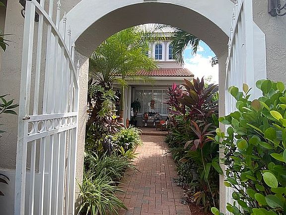 2nd image of 11570 Manatee Bay Ln