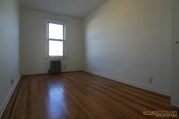 Rented by aptsandlofts.com | media 4