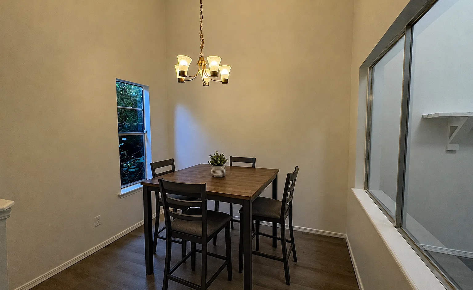 3 bed, 1184 sqft, $1,250 — Photo 3