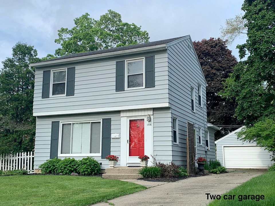 1st image of 1716 Cambridge Dr SE