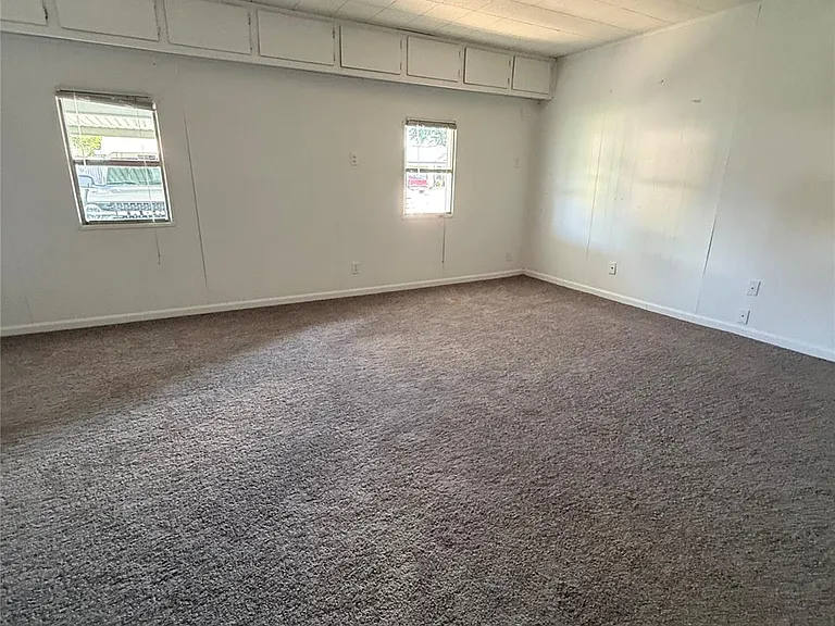 2726 Yale St — Photo 37