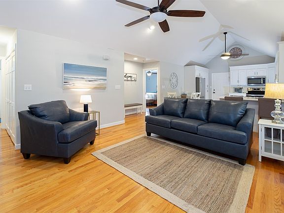 5th image of 134 Walton Dr