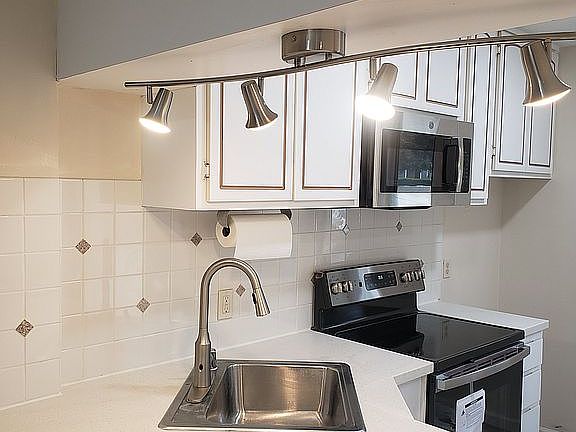 2nd image of 3023 Kaiser Dr Unit E