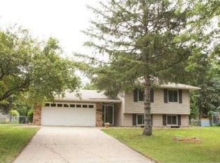 10153 Uplander St NW, Coon Rapids, MN 55433
