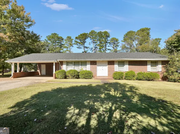 668 Mountain View Dr, Thomaston, GA 30286