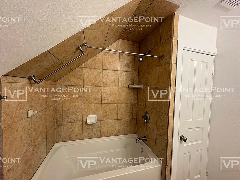 713A S 24th St — Photo 11