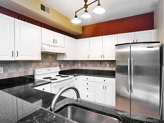 3rd image of 341 Tilden Commons Ln