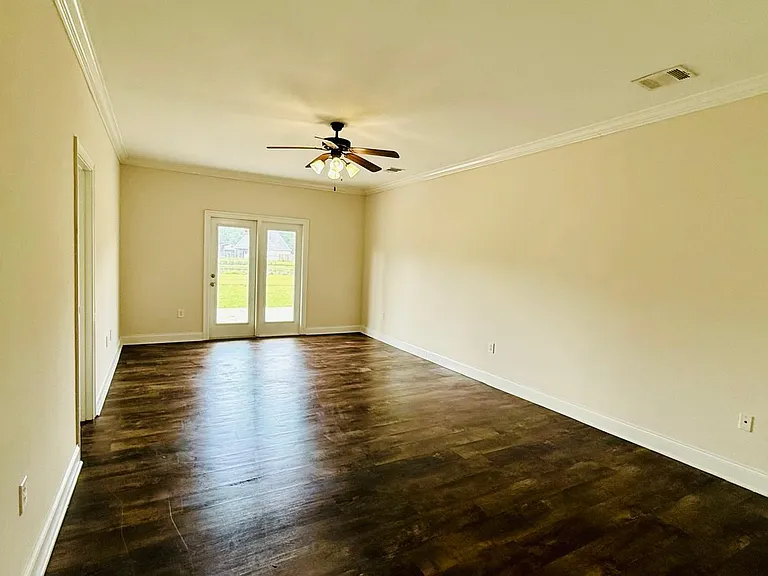 13134 Montrose Dr N — Photo 10