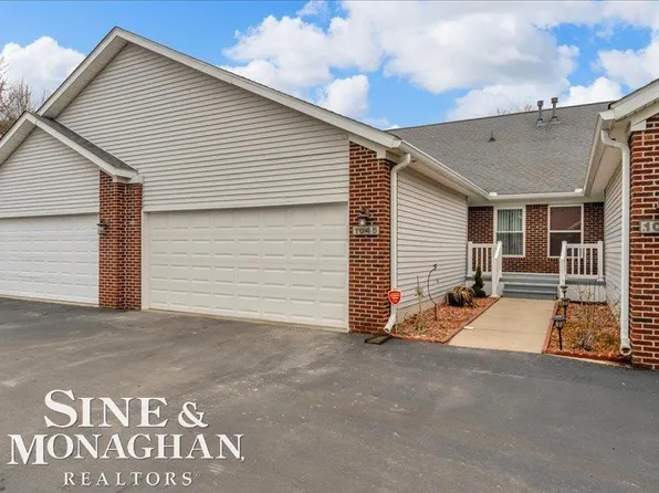 1045 Huntington Ct, Marysville, MI 48040