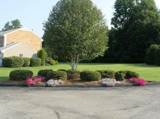 37 Whisconier Vlg, Brookfield, CT 06804