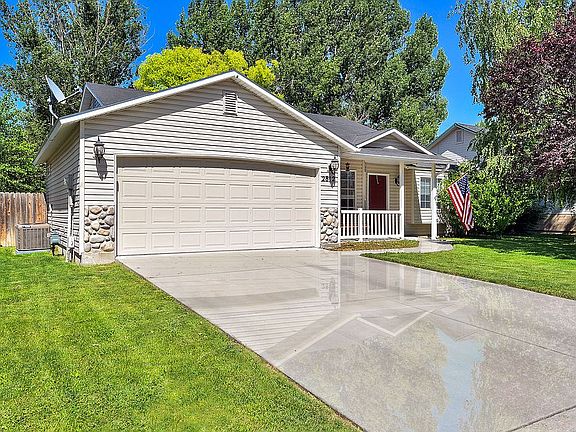 4th image of 2812 E Sandgate Ave
