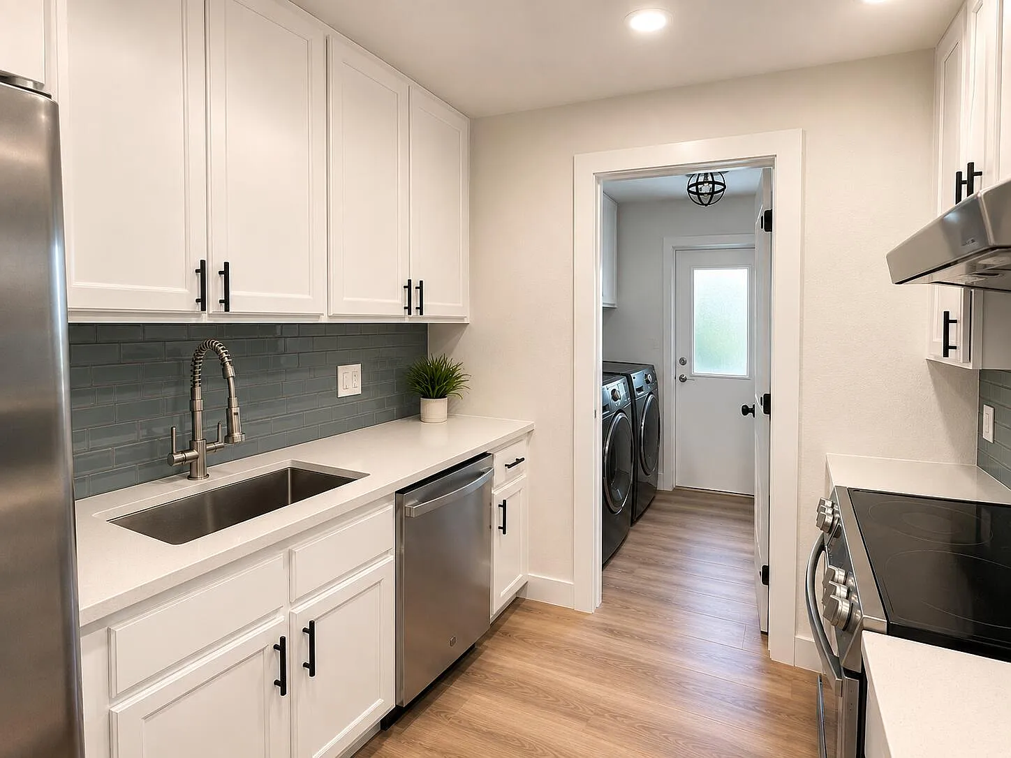 3 bed, 2.0 bath, 1405 sqft, $3,250 — Photo 4