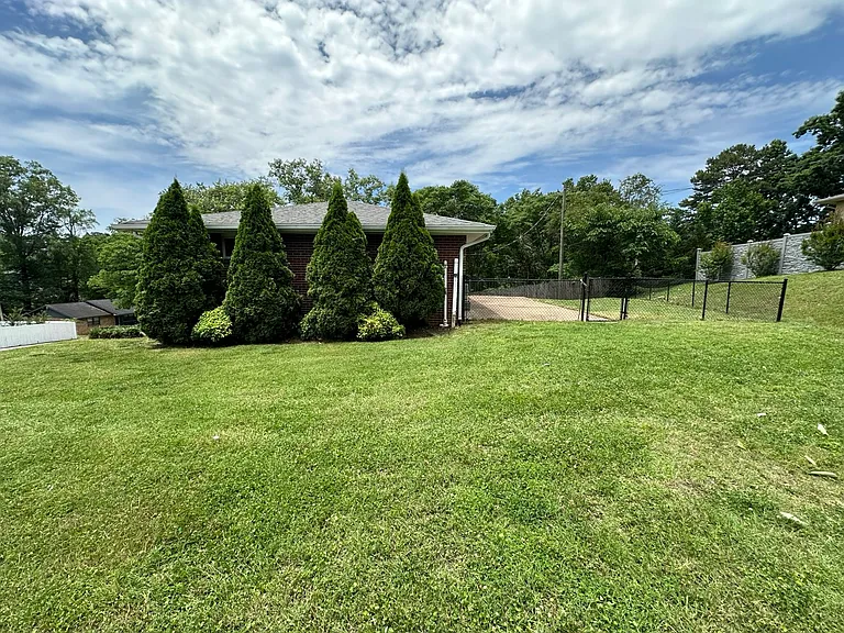 1309 Koblan Dr — Photo 24