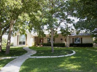 800 Indian Trl, Salado, TX 76571