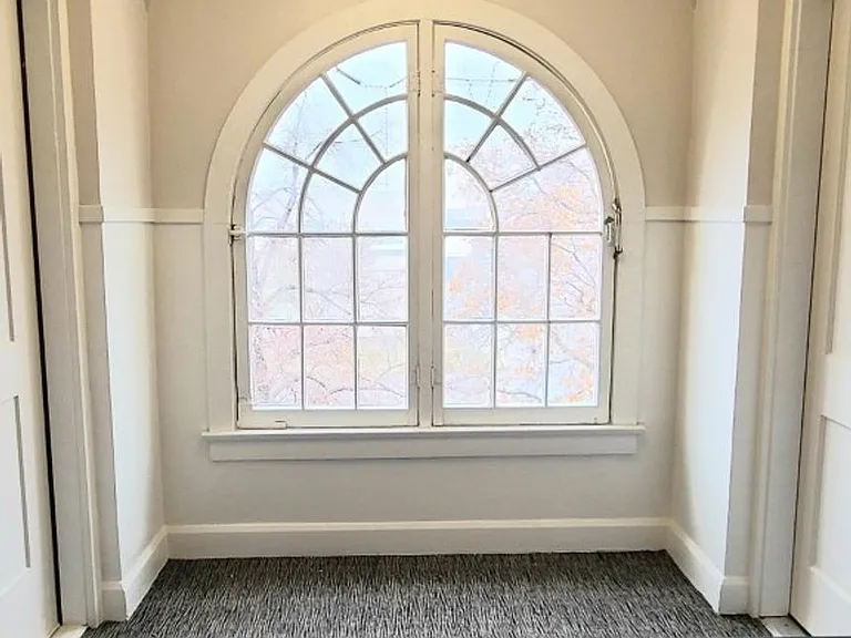 Bigelow Chapman Apartments — Photo 24
