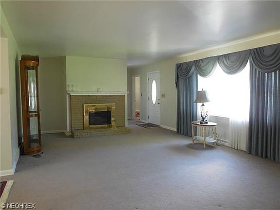 3rd image of 99 Hilltop Blvd