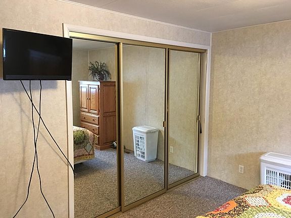 5th image of 300 N Dewey St