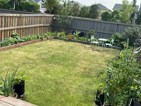 4th image of 2402 Casselman Cres SW