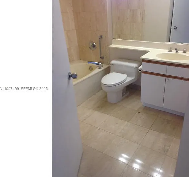 3600 Mystic Pointe Dr #1504 — Photo 19