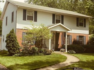 332 Hickory Ln, Delaware, OH