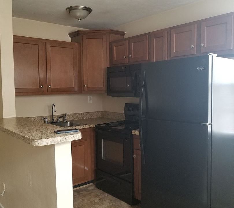 1st image of 346 Fort Worth Ave APT 05