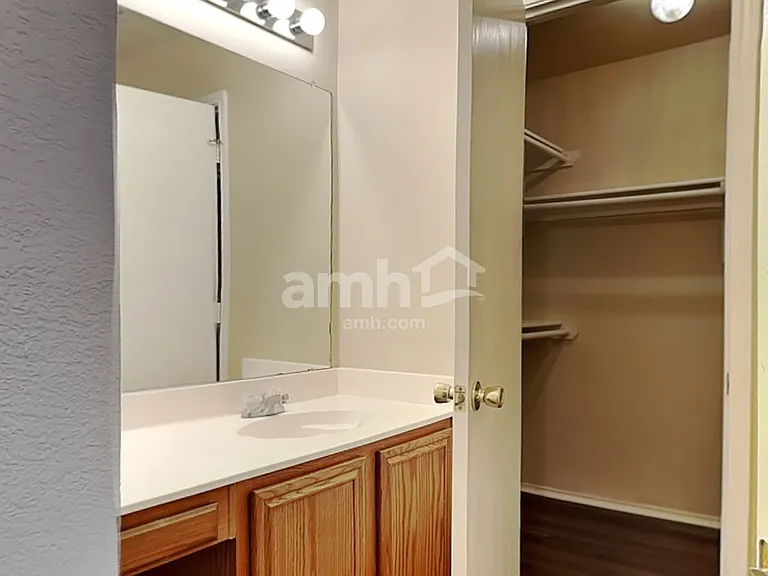 1624 Kelly Ln — Photo 9