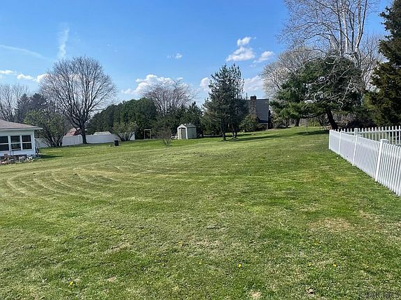 4th image of 133 Dowling Rd