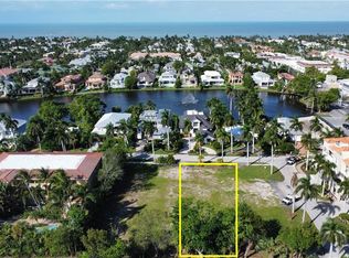 615 E Lake Dr, Naples, FL 34102