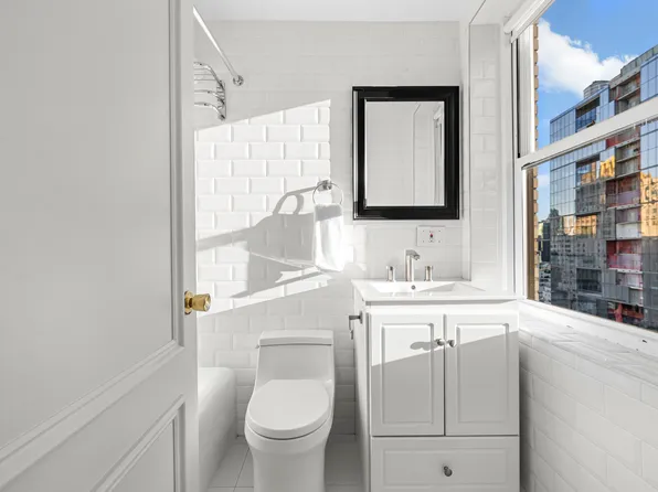 160 Central Park South image 11 of 20