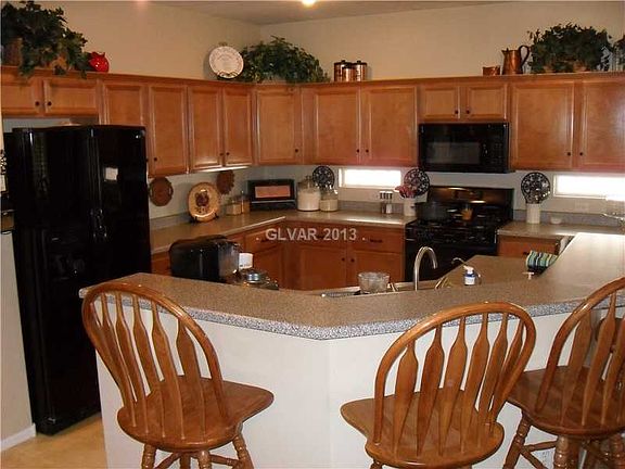 4th image of 4029 Farmdale Ave