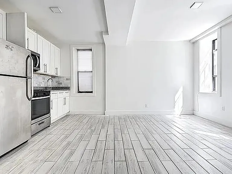 61 Ellwood St #C — Photo 4
