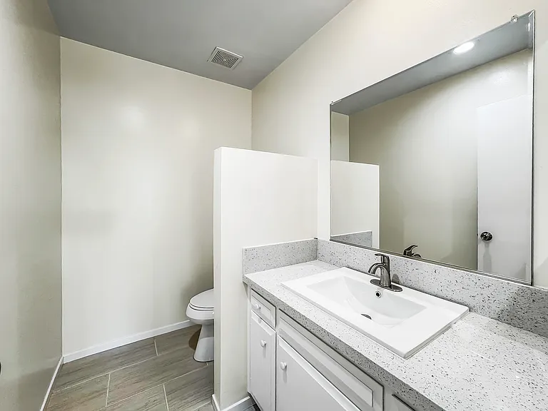 1533 Buena Vis #A — Photo 34