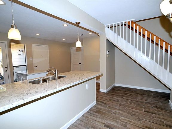 5th image of 16640 Holly Trail Dr