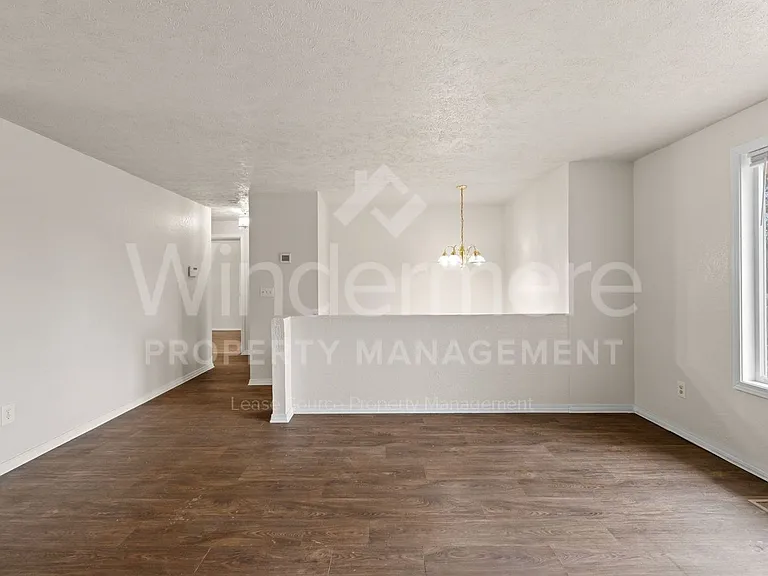 3828 E 7th Ave — Photo 8