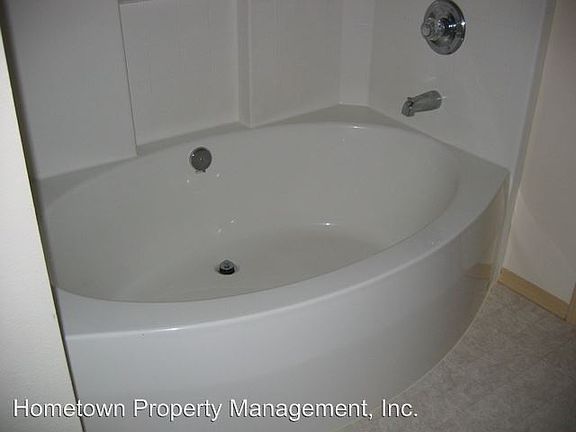 5th image of 426 Bungalow Dr NW